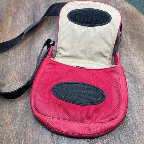 Crumpler Red Crossbody Messenger Bag Nylon Travel Casual Everyday - Picture 5 of 9
